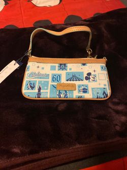 Large wristlet