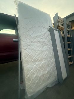 Bunkbed w/mattress $120
