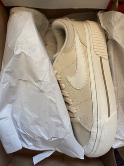 Women’s Nike Court Legacy Lift 