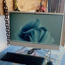 Dell Inspiron All In One 22in Touchscreen Windows 11 PC Computer