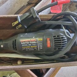 Dremel moto-tool with extra bits