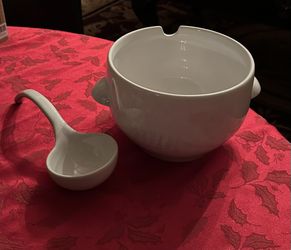 Pottery Barn Great White Taurine w Ladle 