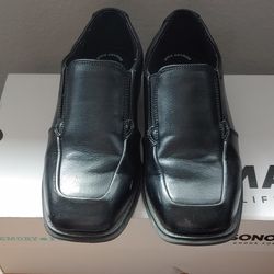 Sonoma Boys Dress Shoes Size 3....