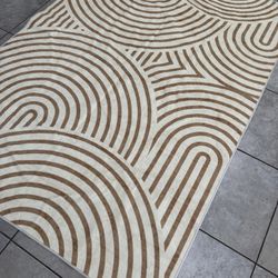 5x7 Feet - Washable Brand Area Rug - brand new - G74