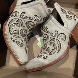 Ariat Boots Size 7.5
