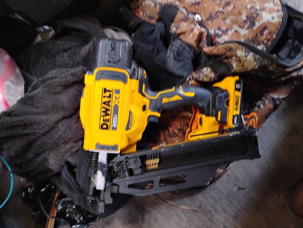 DeWalt Two Nail Guns with No Battery 