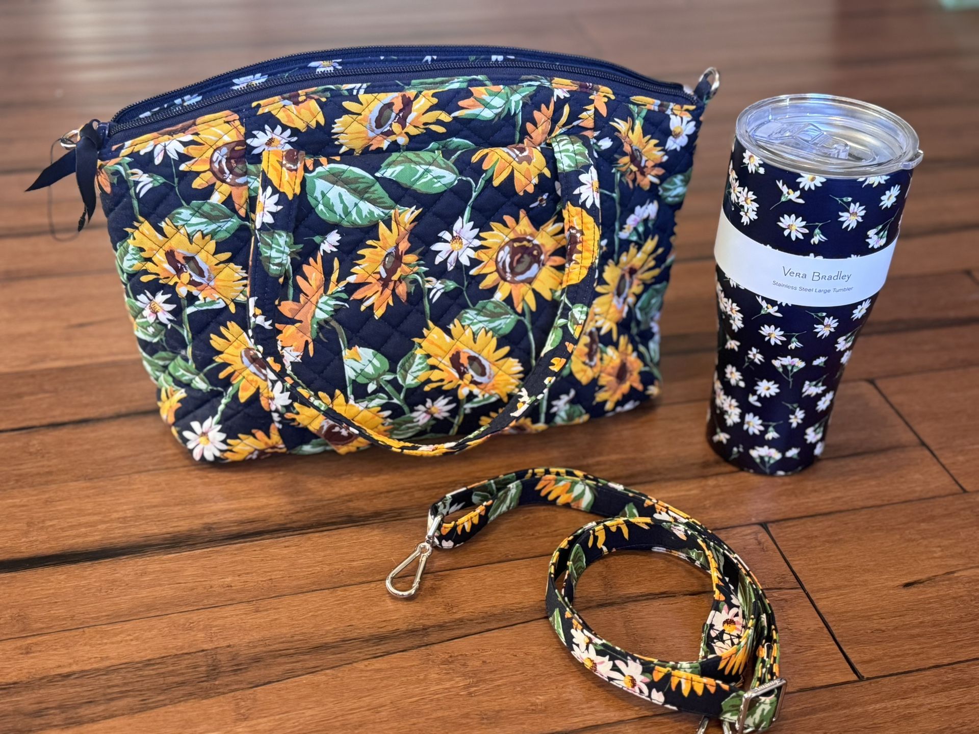 Vera Bradley NWT SUNFLOWER Purse W/ Daisy Tumbler