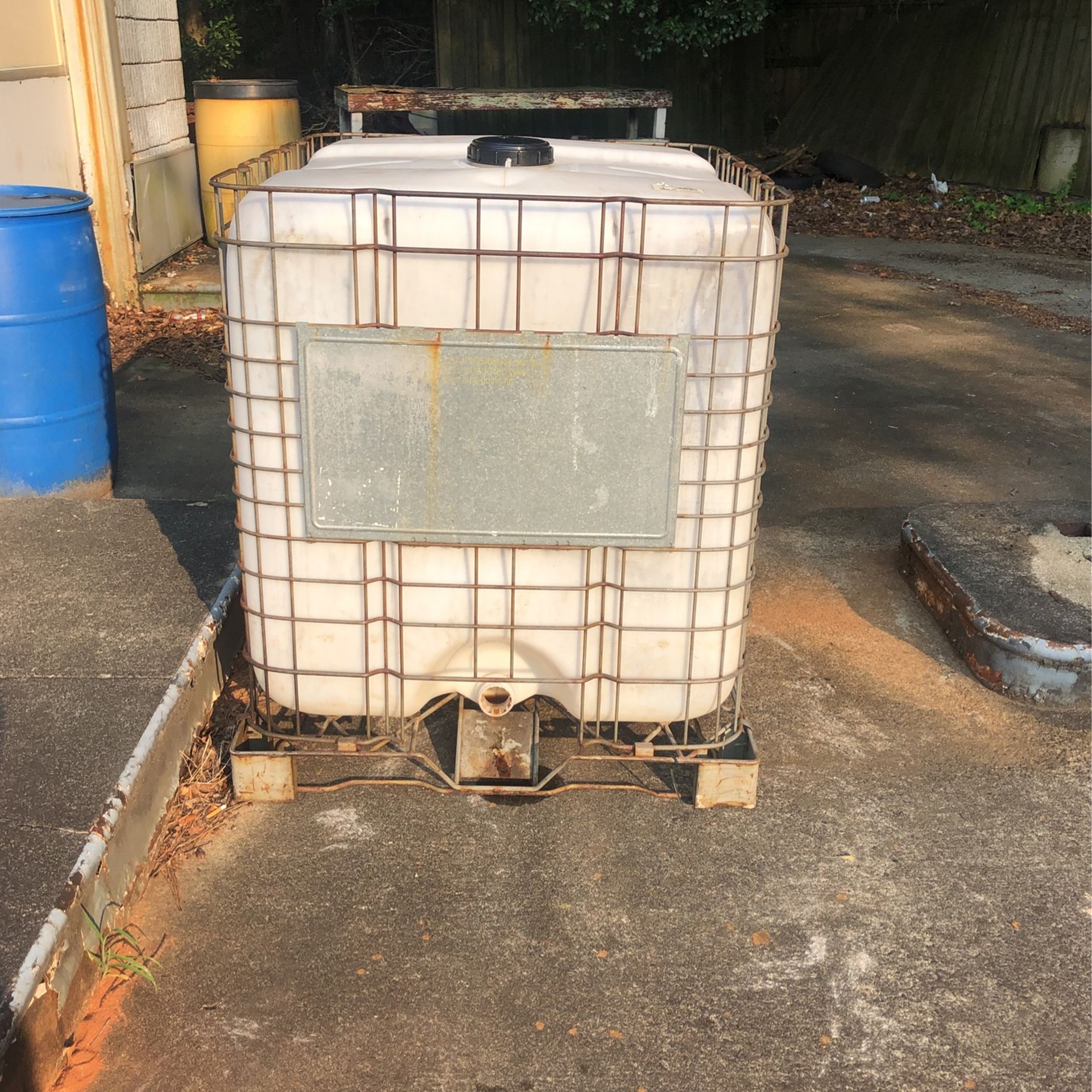 Water Tank 250 / 275 Gallon