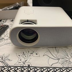 Bluetooth Projector NEW / never Used