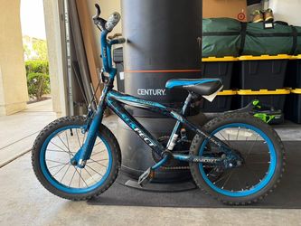 Dynacraft Suspect 16-Inch Boys BMX Bike