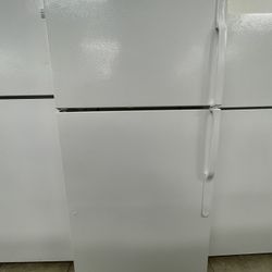 Nevera-Top & Bottom Fridge GE 30” 