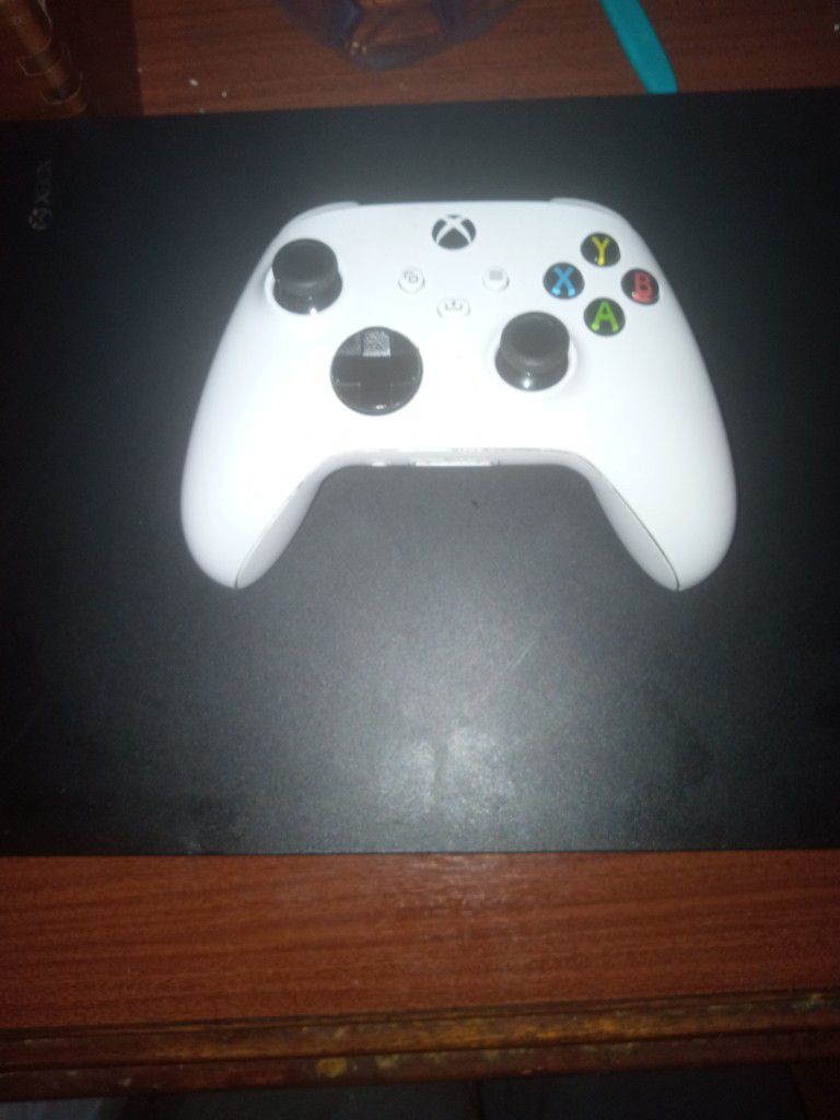 Xbox One X In Good Condition Just Need It Gone Asking For 220 Or 210