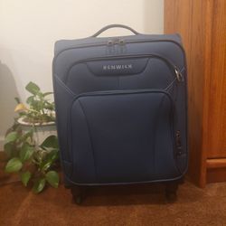 Renwick Carry-on Travel Luggage Suitcase 
19"