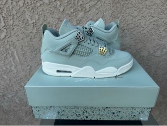 Air Jordan 4 Retro (HV0823-003) Size: Women’s 10.5 / Men’s 9