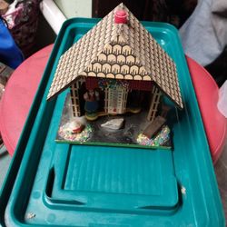 German Barometer/Weather House