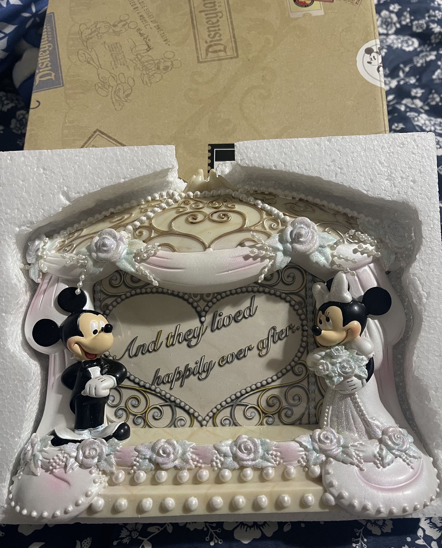 New In Box Mickey And Minnie Wedding Picture Frame