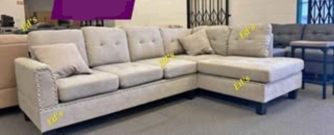 BRAND NEW 2PC SECTIONAL SOFA SET WITH ACCENT PILLOWS INCLUDED $329