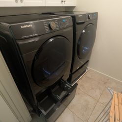 Samsung Washer and Dryer With Storage Pedestals