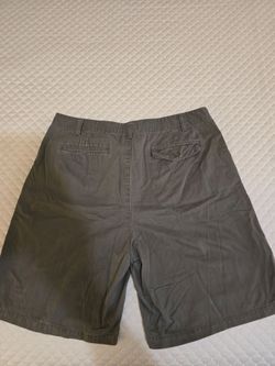 40W - Gerald  Austin Clothing Co. Men's Olive Green Flat-Front Chino Shorts