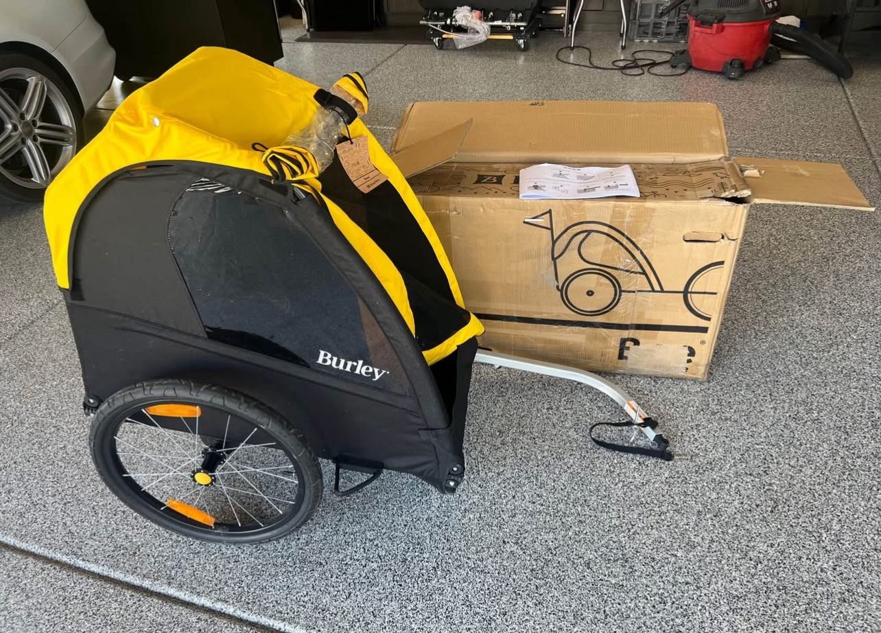 Burley B Bike Trailer. New 100 Firm Mesa