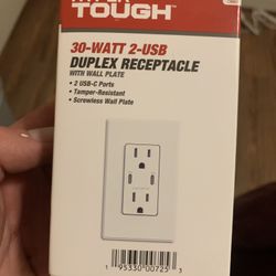 Wall Plug With USB C CHARGER PORTS