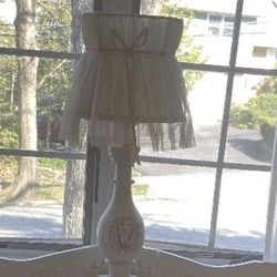 Cherub carved lamp