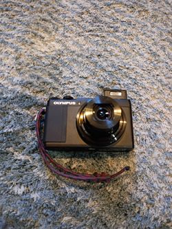 Olympus Stylus XZ-10 Black Digital Camera 12MP ISO 100-6400 Bright lens