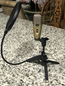 Knox Audio Microphone with Pop Filter