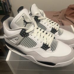 Jordan 4 Retro Military Black 