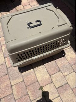 Portable  animal kennel