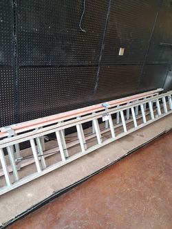 Fiberglass Extension Ladders