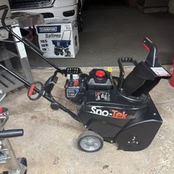 ARIENS 6.5 HP Snow Thrower 