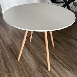Round Dining Table – 30”