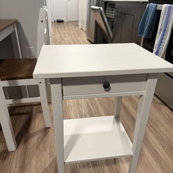 Hemnes night stand / bedside table