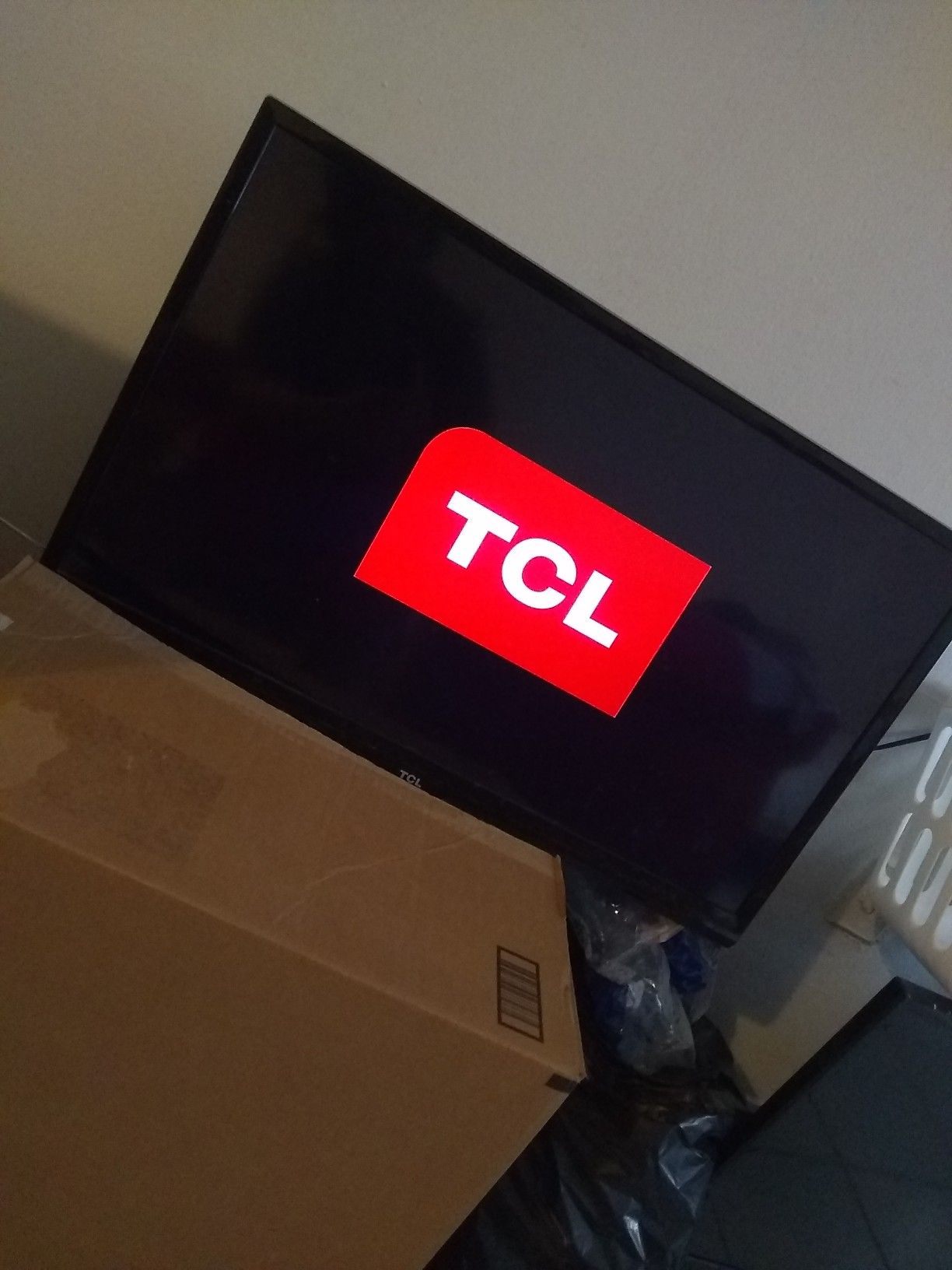 2015 Tcl 32 inch tv