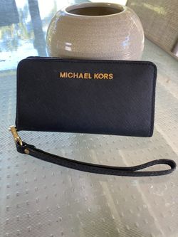 Michael Kors wallet wristlet