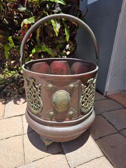 Planter / Brass vintage planter
