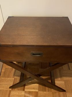 NIGHT STANDS
