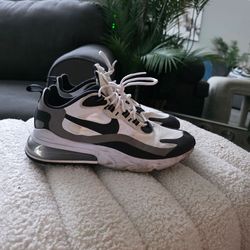 Nike shoes size 7