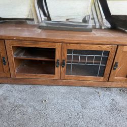 Entertainment Center/Tv Stand