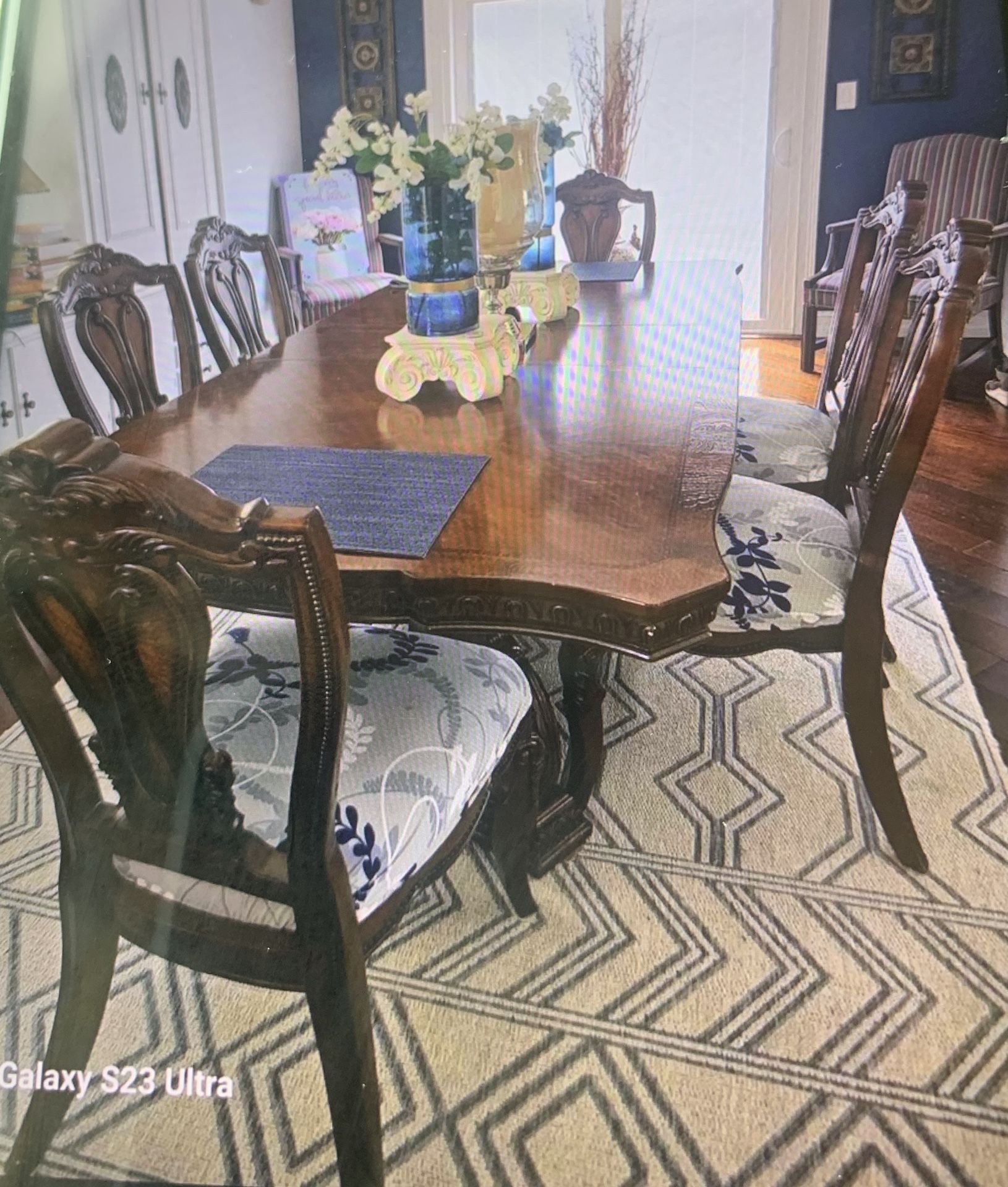 Reduced Beautiful Dining Room Table & 6 Chairs Nothing On Table Is For Sale.
