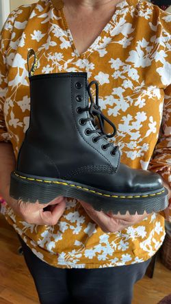 Dr. Martins Unisex 1460 Bex Size 5M