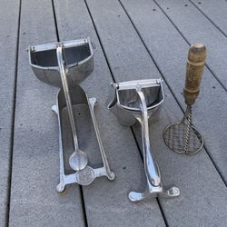 ***Reduced***Vintage***Aluminum Wear-Ever Potato Masher Ricer Ice Crusher***