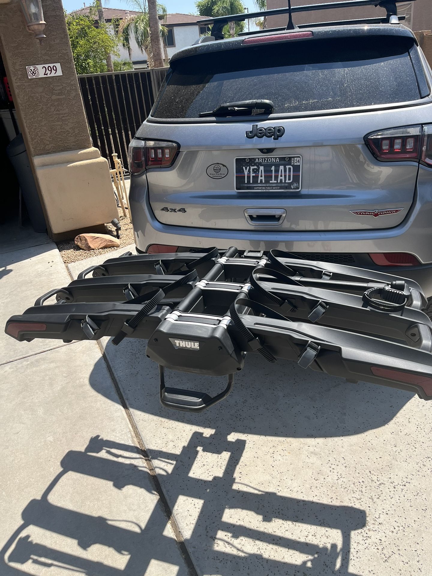 Thule epos 3 Bike Rack With Locks And Keys