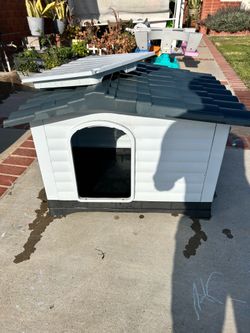 Plastic all weather dog house