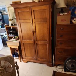 Armoire Wood