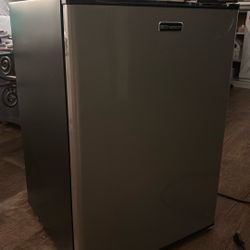 Emerson Mini Fridge 