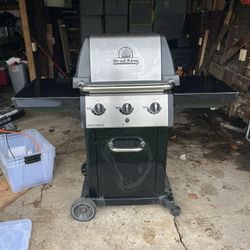 Brand New Broil King Propane Grill