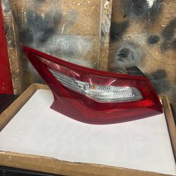 16-19 NISSAN SENTRA LEFT DRIVER SIDE TAILLIGHT TAIL LIGHT BRAKE LIGHT OEM