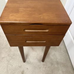 Stool sold separately on Amazon. Makeup Table-Makeup Vanity with Flip Mirror Vanity Desk Writing Table with 2 Drawers, Built-in Clear Tempered Glass. 